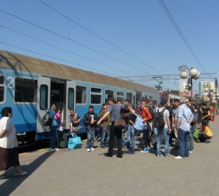 Scandal în Gara CFR Constanţa: călătorii s-au revoltat din cauza mirosului de urină din trenul de Oradea